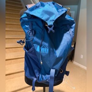 REI flash 22 backpack